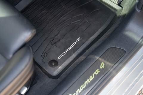 Porsche Panamera V6 E-Hybrid 4 - Large 54