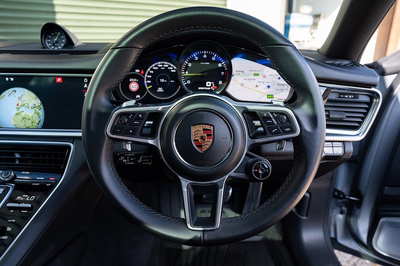 Porsche Panamera V6 E-Hybrid 4 - Large 18