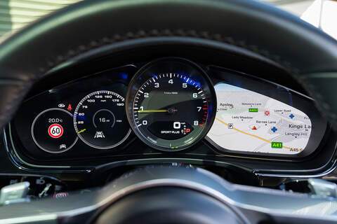 Porsche Panamera V6 E-Hybrid 4 - Large 56