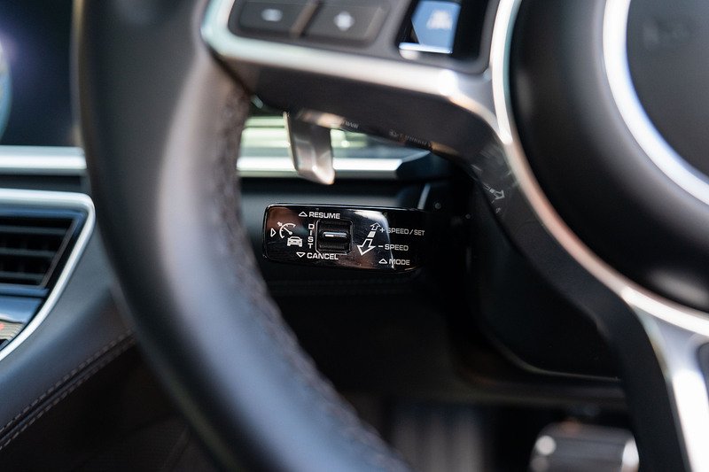 Porsche Panamera V6 E-Hybrid 4 - Large 43