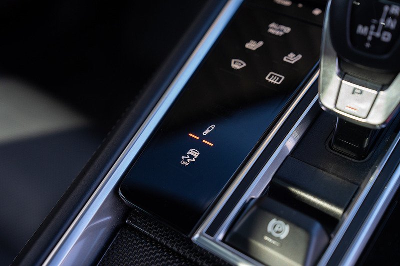 Porsche Panamera V6 E-Hybrid 4 - Large 57