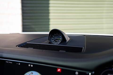 Porsche Panamera V6 E-Hybrid 4 - Large 22