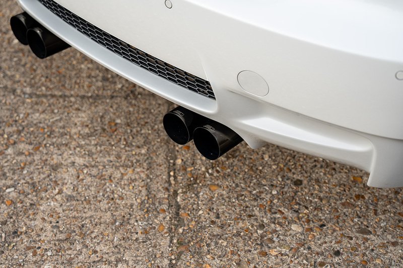 BMW M3 iV8 Competition - Large 51