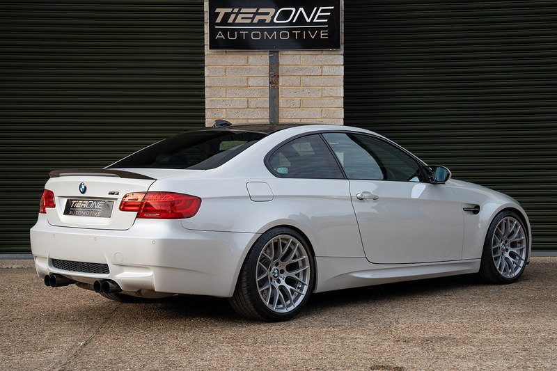 BMW M3 iV8 Competition - Large 1