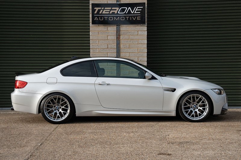 BMW M3 iV8 Competition - Large 2