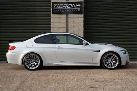 BMW M3 iV8 Competition - Large 2