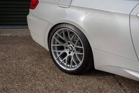 BMW M3 iV8 Competition - Large 27