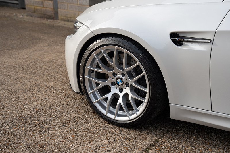 BMW M3 iV8 Competition - Large 44