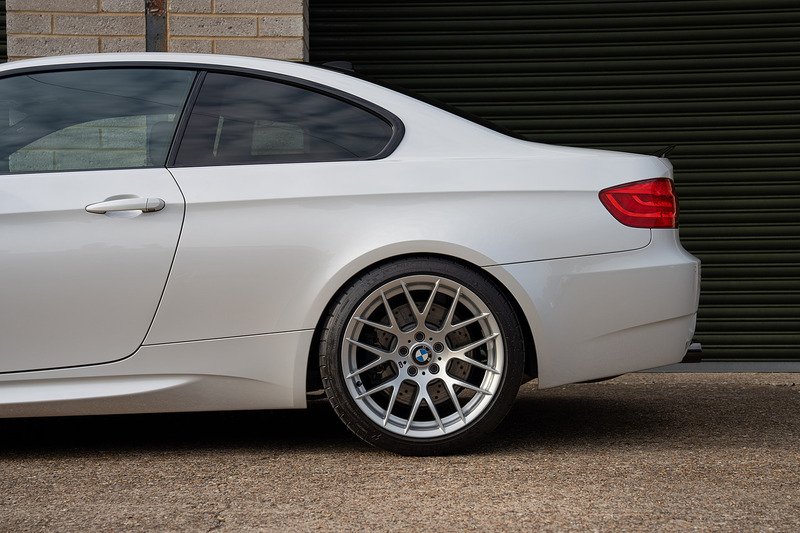 BMW M3 iV8 Competition - Large 46