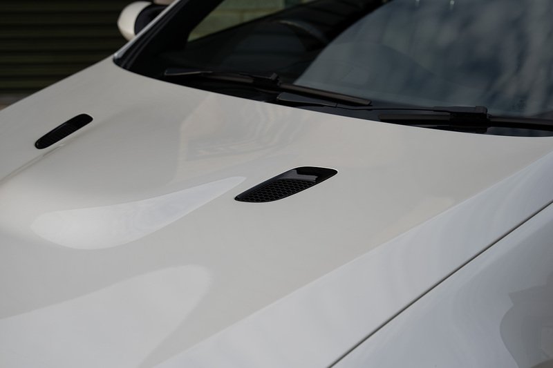 BMW M3 iV8 Competition - Large 26