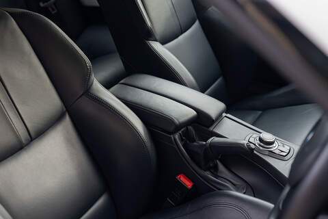 BMW M3 iV8 Competition - Large 17