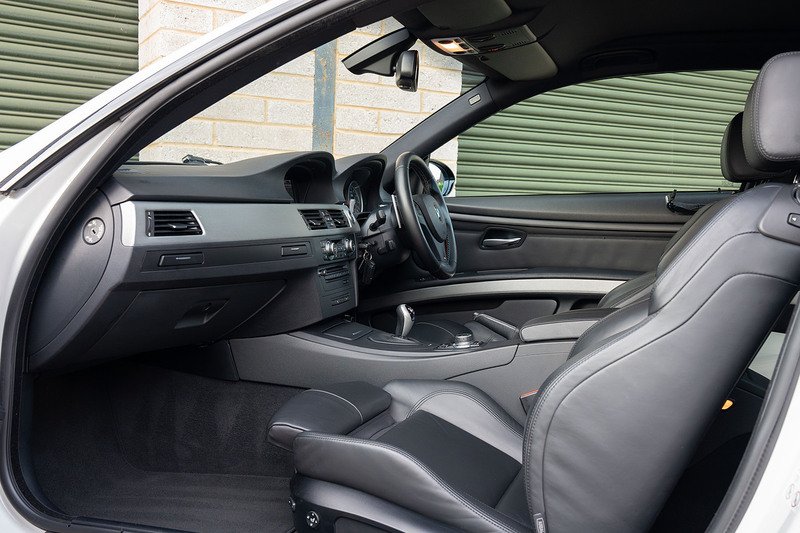 BMW M3 iV8 Competition - Large 3