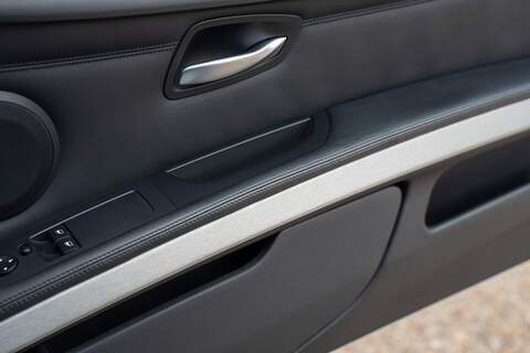 BMW M3 iV8 Competition - Large 32