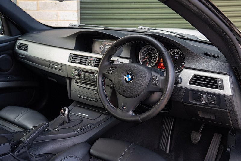 BMW M3 iV8 Competition - Large 28