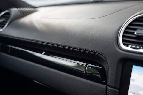 Porsche 718 Cayman T GTS - Large 33