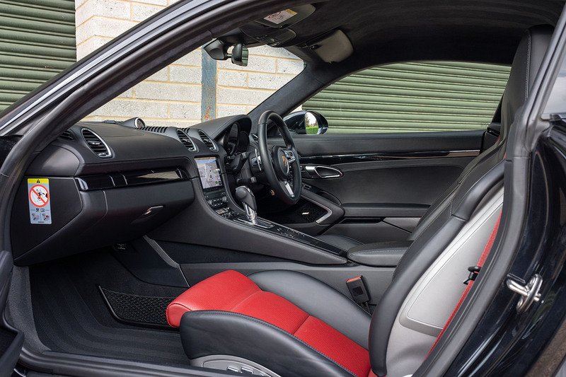 Porsche 718 Cayman T GTS - Large 3