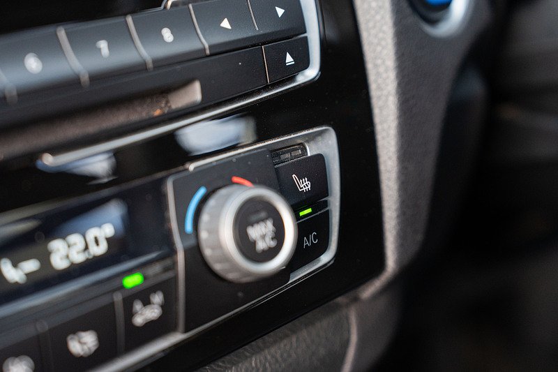 BMW 1 Series M140i - Large 22