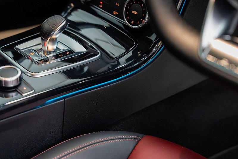Mercedes-Benz SLC SLC43 V6 AMG - Large 12