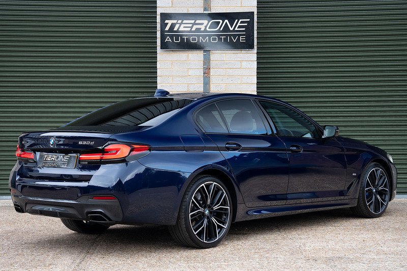 BMW 5 Series 530d MHT M Sport - Large 1