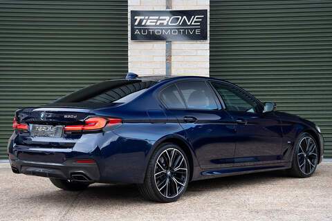 BMW 5 Series 530d MHT M Sport - Large 1