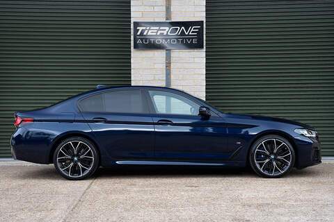 BMW 5 Series 530d MHT M Sport - Large 2