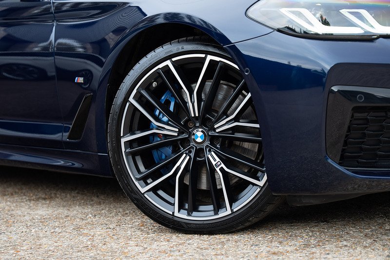 BMW 5 Series 530d MHT M Sport - Large 6