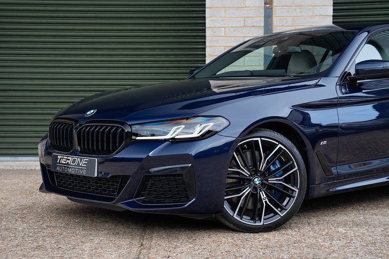 BMW 5 Series 530d MHT M Sport - Large 40
