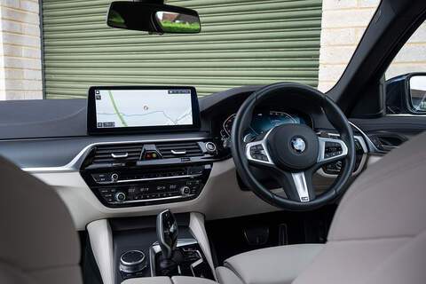 BMW 5 Series 530d MHT M Sport - Large 11