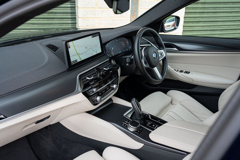 BMW 5 Series 530d MHT M Sport - Large 4