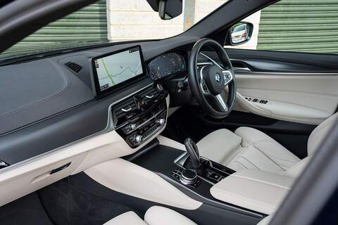 BMW 5 Series 530d MHT M Sport - Large 4