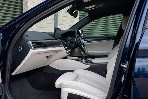 BMW 5 Series 530d MHT M Sport - Large 3