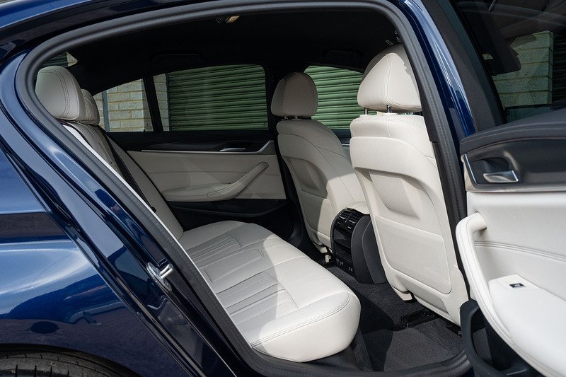 BMW 5 Series 530d MHT M Sport - Large 5