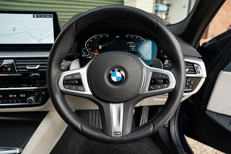 BMW 5 Series 530d MHT M Sport - Large 26