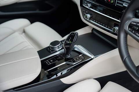 BMW 5 Series 530d MHT M Sport - Large 13