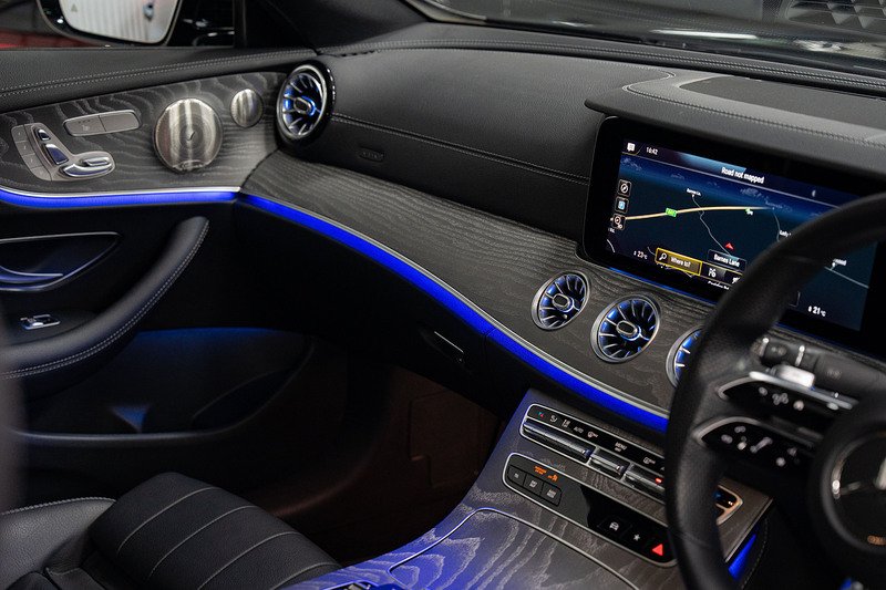 Mercedes-Benz E Class E400d AMG Line Night Edition - Large 12