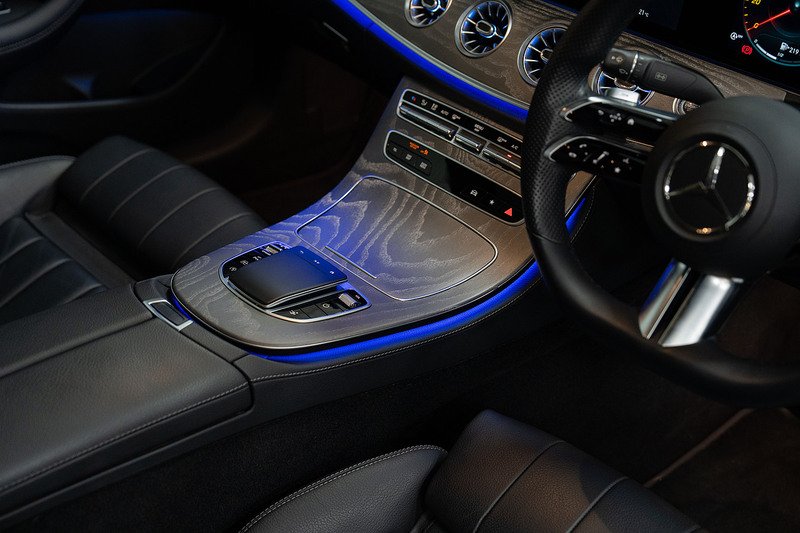 Mercedes-Benz E Class E400d AMG Line Night Edition - Large 22