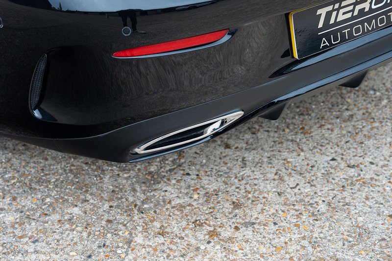 Mercedes-Benz E Class E400d AMG Line Night Edition - Large 27