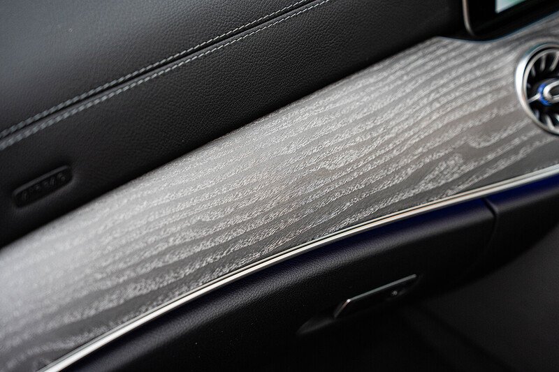 Mercedes-Benz E Class E400d AMG Line Night Edition - Large 15