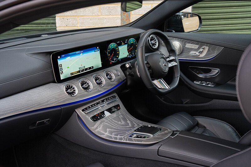 Mercedes-Benz E Class E400d AMG Line Night Edition - Large 4