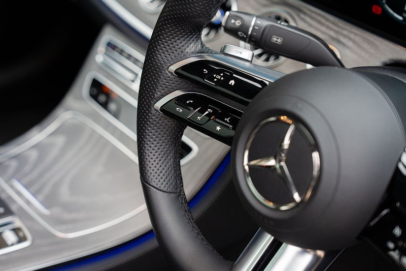 Mercedes-Benz E Class E400d AMG Line Night Edition - Large 16