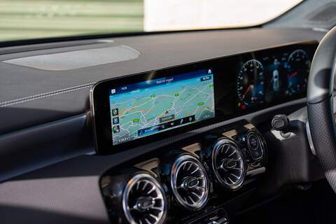 Mercedes-Benz A Class A200 AMG Line Edition - Large 31