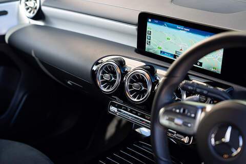 Mercedes-Benz A Class A200 AMG Line Edition - Large 33