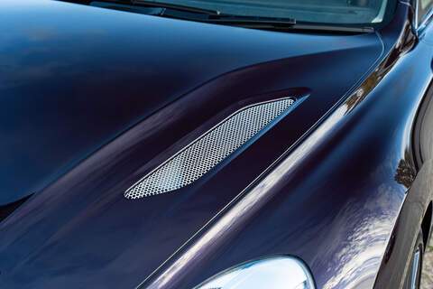 Aston Martin Vanquish V12 Volante - Large 24