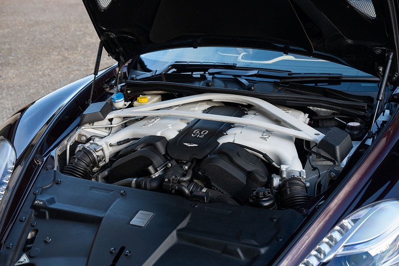 Aston Martin Vanquish V12 Volante - Large 61