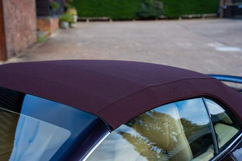 Aston Martin Vanquish V12 Volante - Large 30