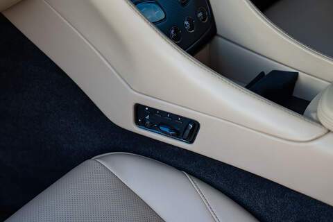 Aston Martin Vanquish V12 Volante - Large 45