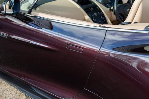 Aston Martin Vanquish V12 Volante - Large 31