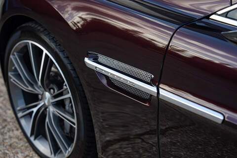 Aston Martin Vanquish V12 Volante - Large 28