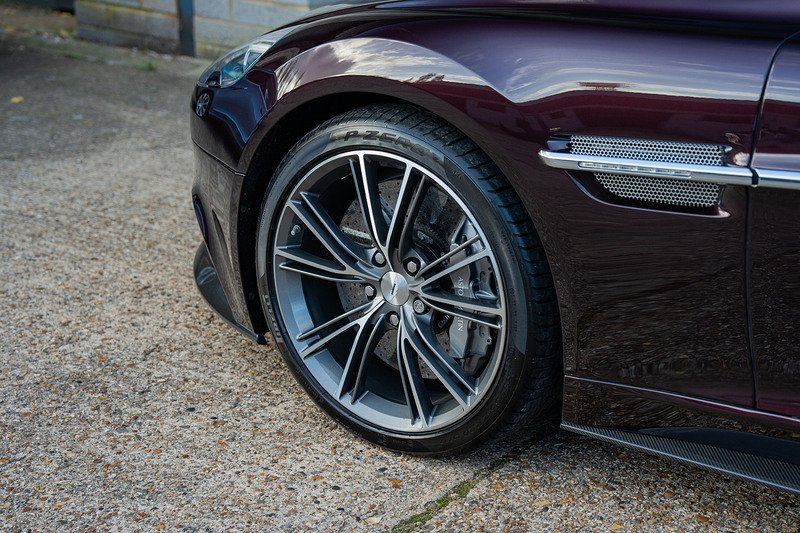 Aston Martin Vanquish V12 Volante - Large 55