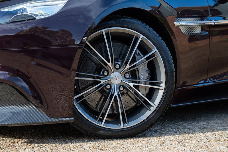 Aston Martin Vanquish V12 Volante - Large 6
